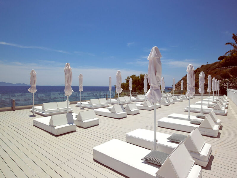 Dimitra Beach Hotel & Suites