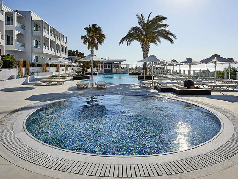 Dimitra Beach Hotel & Suites