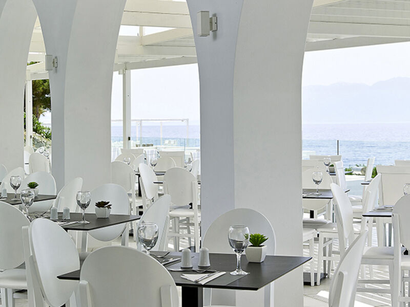 Dimitra Beach Hotel & Suites