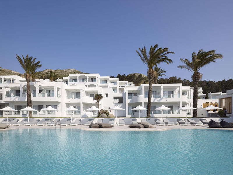 Dimitra Beach Hotel & Suites