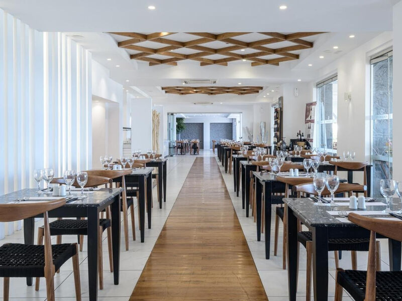 Dimitra Beach Hotel & Suites
