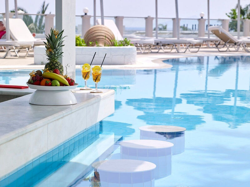 Dimitra Beach Hotel & Suites