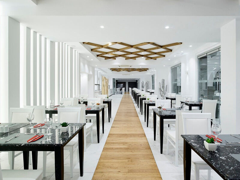 Dimitra Beach Hotel & Suites