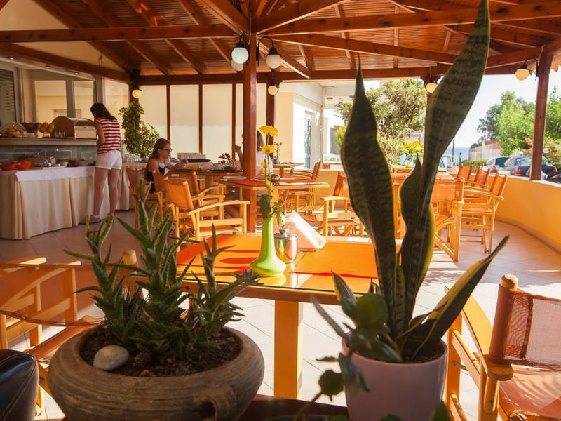 Dimitra Hotel & Apts