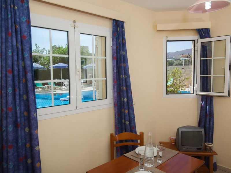 Dimitra Hotel & Apts