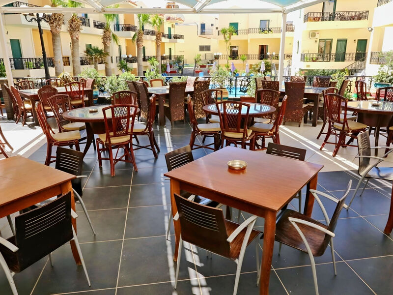 Diogenys Blue Palace