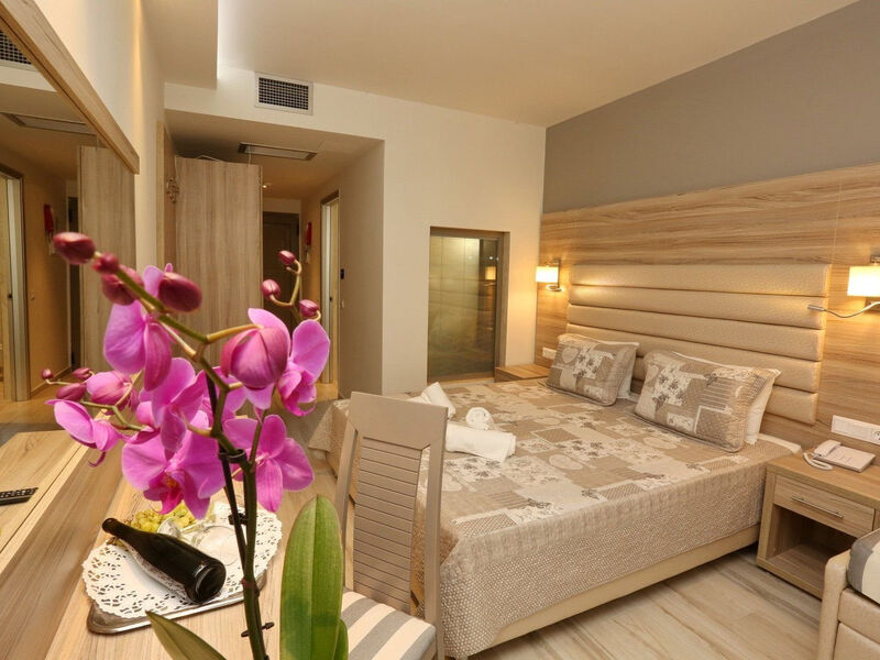 Dionysos Hotel and Studios