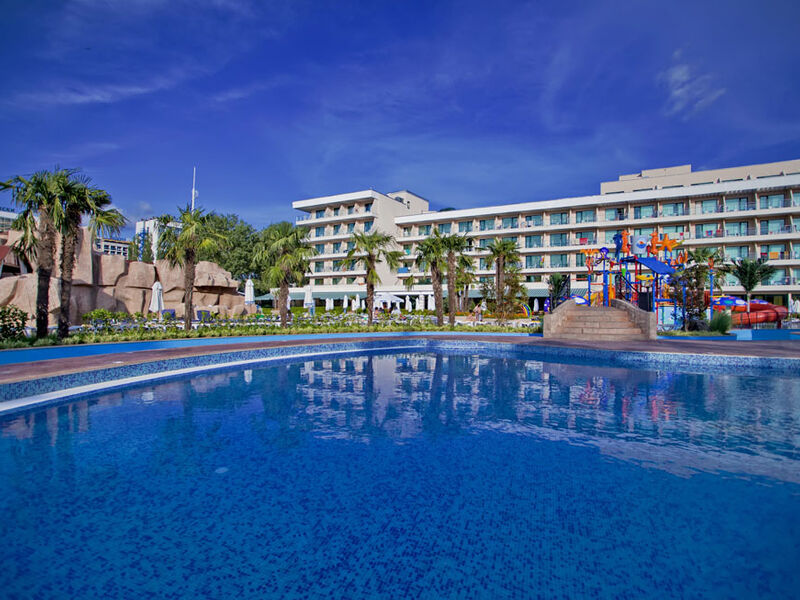 Dit Evrika Beach Club Hotel
