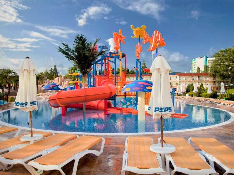 Dit Evrika Beach Club Hotel