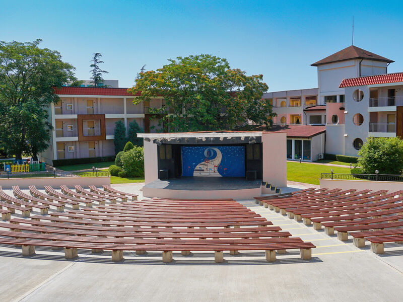 Dit Evrika Beach Club