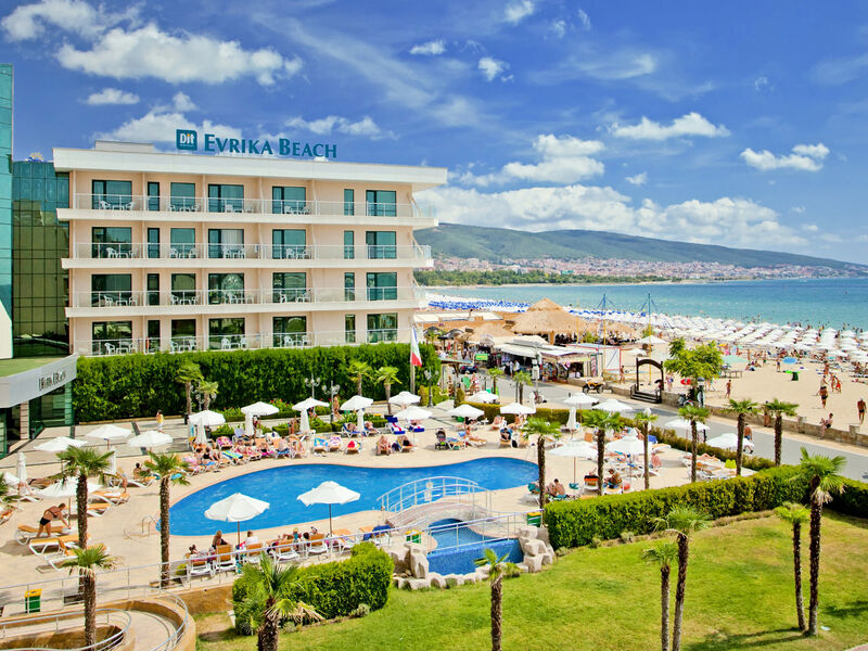 Dit Evrika Beach Club