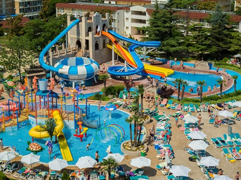 Dit Evrika Beach Club