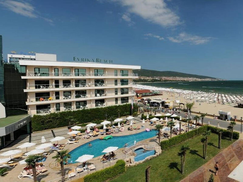 Dit Evrika Beach Club