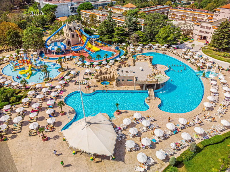 Dit Evrika Beach Club