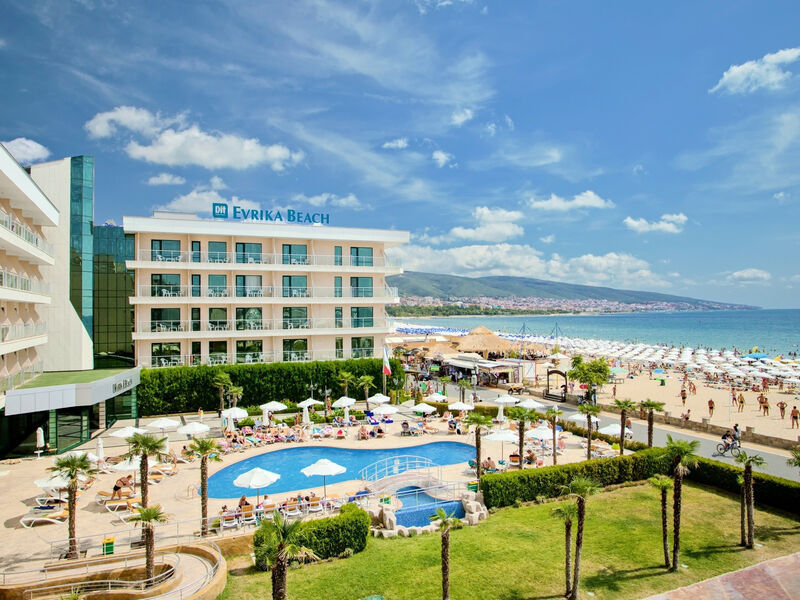 Dit Evrika Beach Club