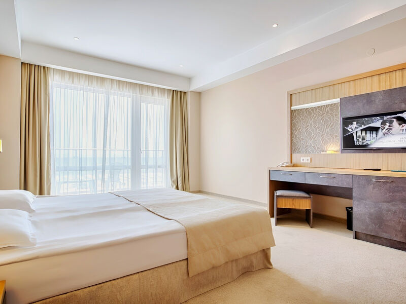 Dit Evrika Beach Club