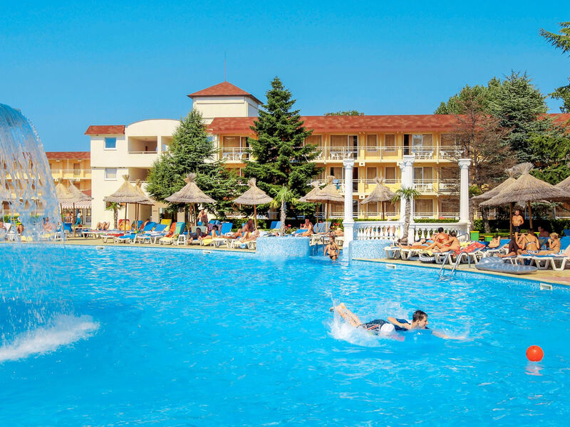 Dit Evrika Beach Club
