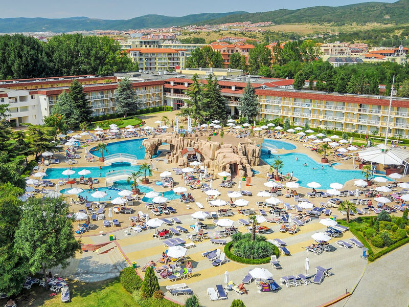 Dit Evrika Beach Club
