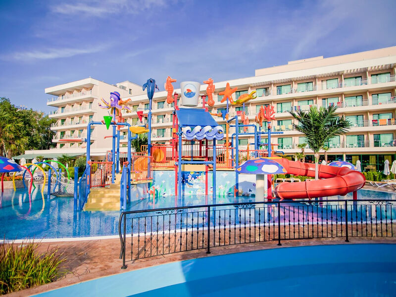 Dit Evrika Beach Club