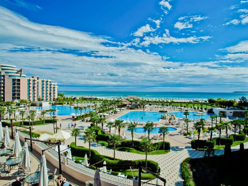 Dit Majestic Beach Resort