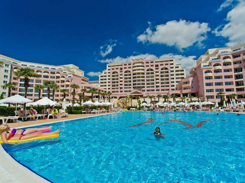 Dit Majestic Beach Resort