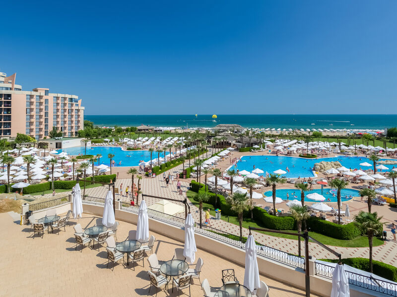 Dit Majestic Beach Resort