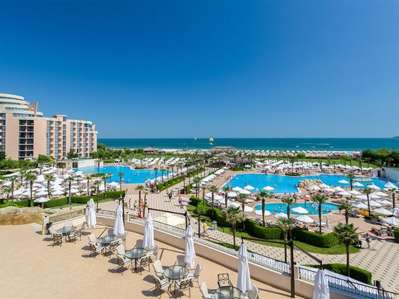 Dit Majestic Beach Resort