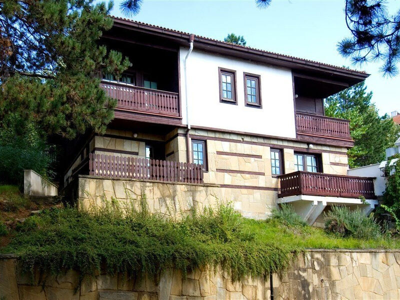 Holiday Village Djuni