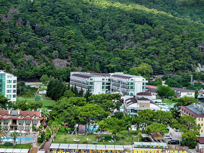 Dosinia Luxury Resort