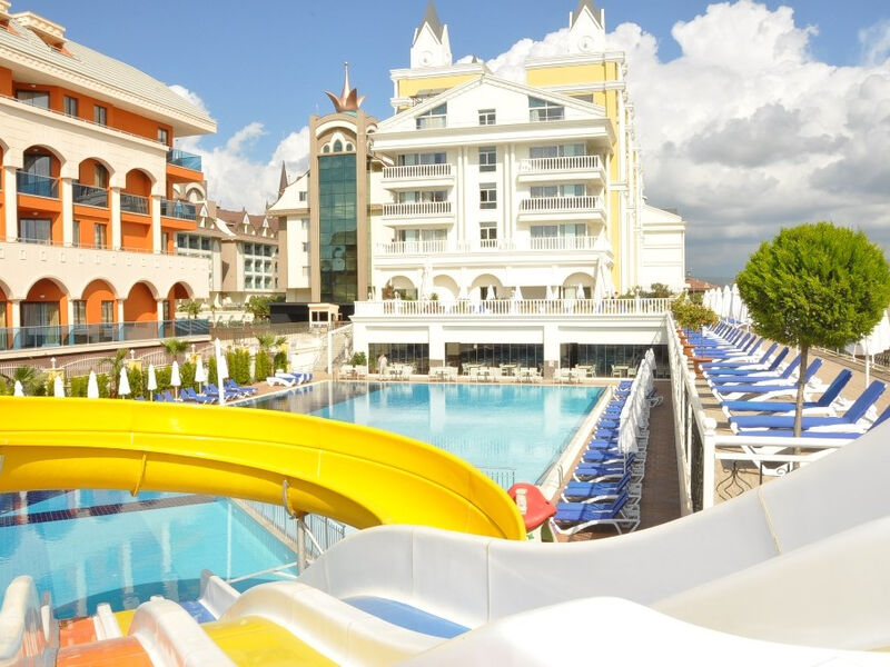 Dream World Resort & Spa