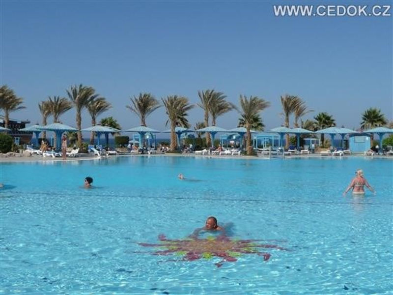 Dreams Beach Resort
