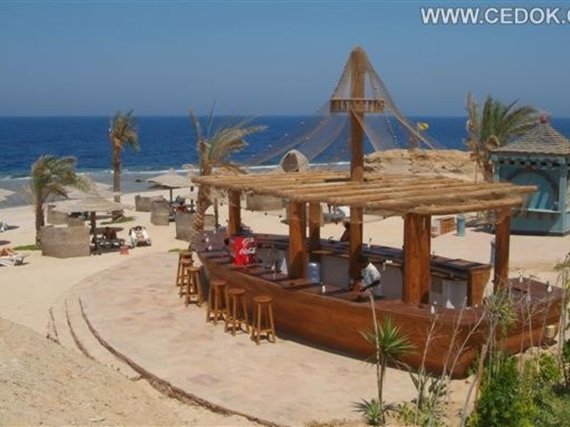 Dreams Beach Resort