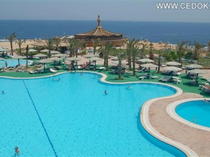 Dreams Beach Resort