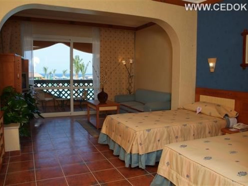 Dreams Beach Resort