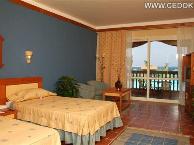 Dreams Beach Resort