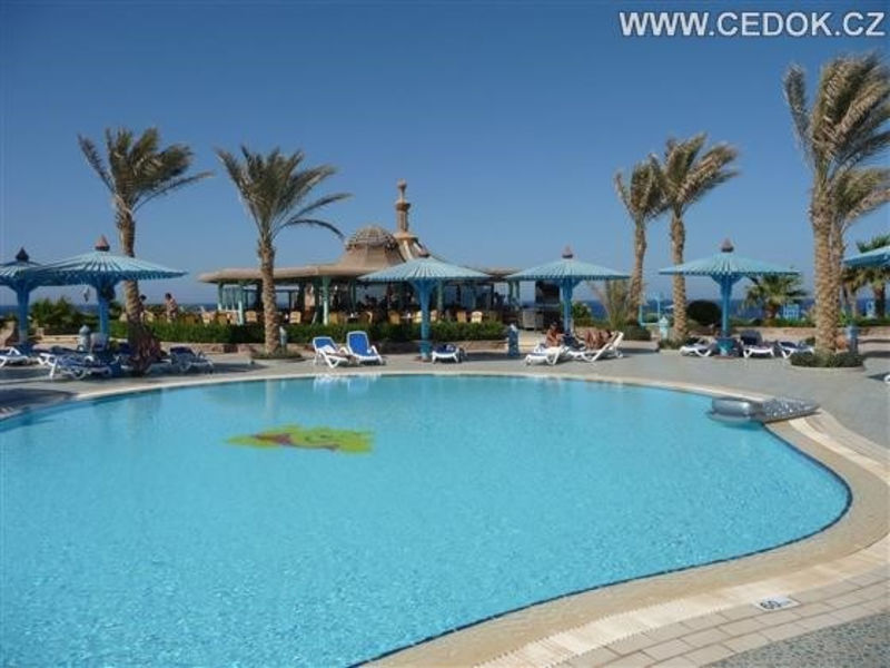 Dreams Beach Resort