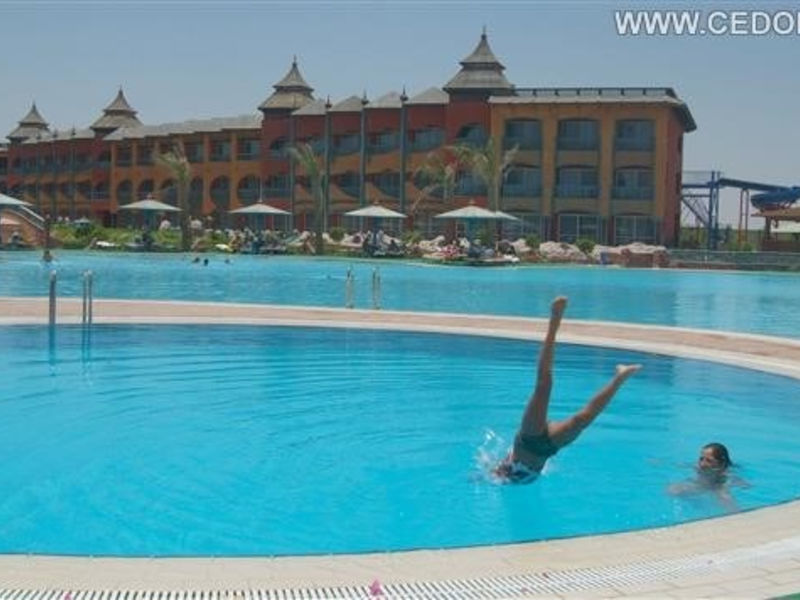 Dreams Beach Resort