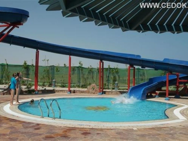 Dreams Beach Resort
