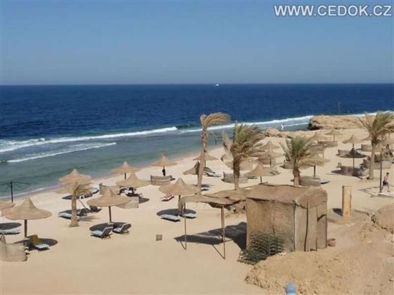 Dreams Beach Resort