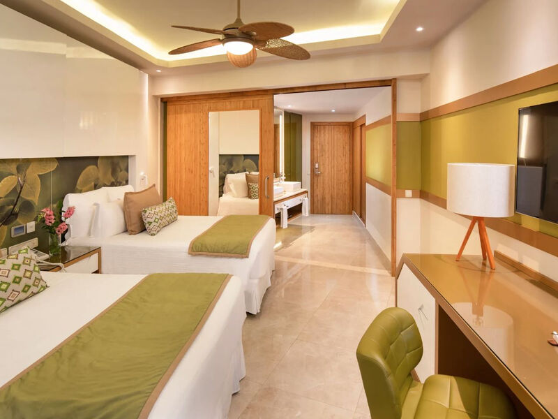 Dreams Onyx Resort