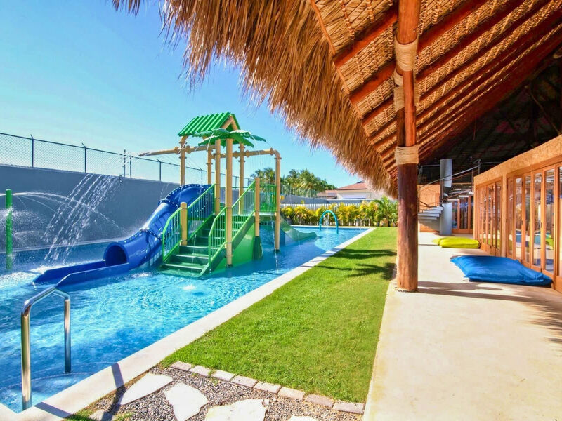 Dreams Onyx Resort
