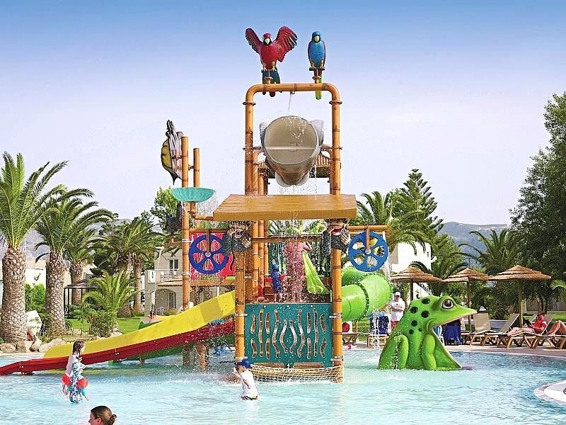 E Geo Ex. Holiday Village