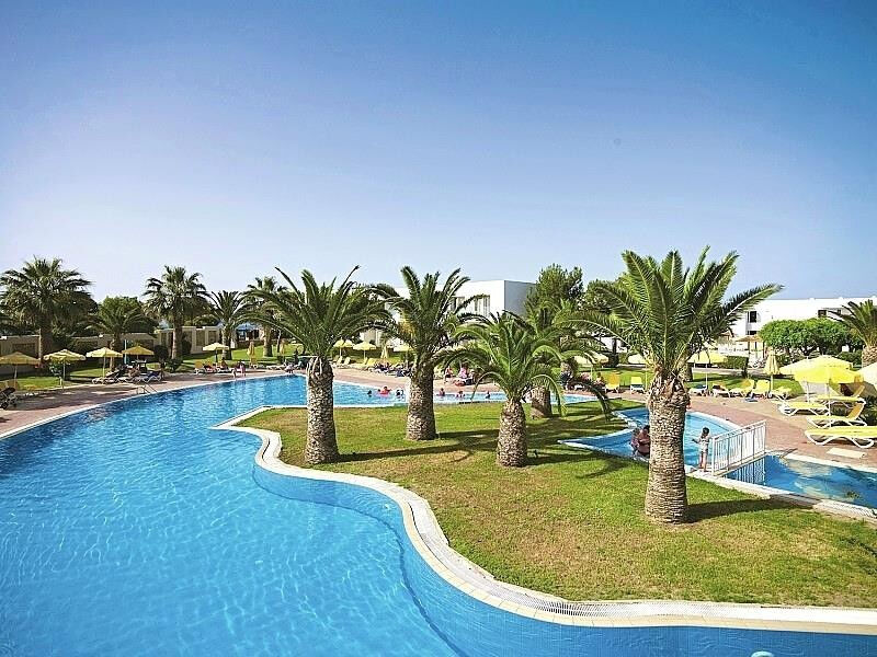 E Geo Ex. Holiday Village