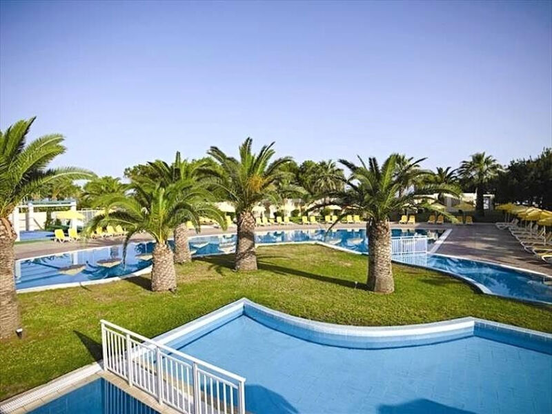 E Geo Ex. Holiday Village