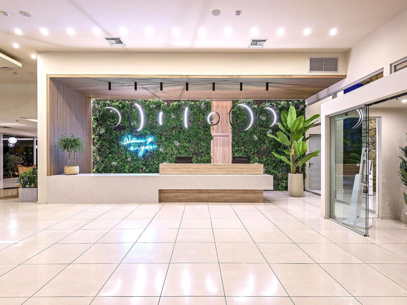 E Geo Ex. Holiday Village