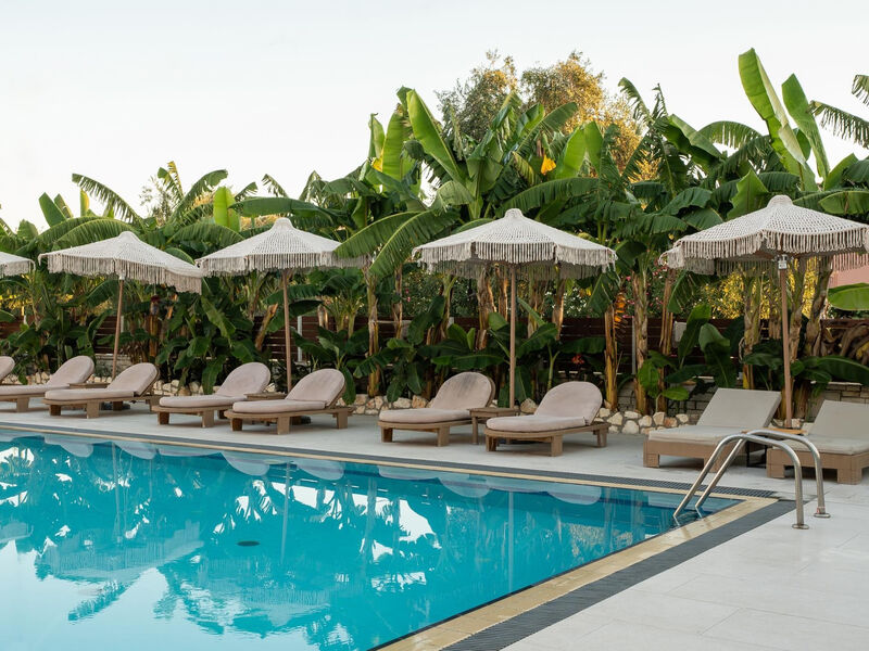 Ekati Mare Boutique Resort