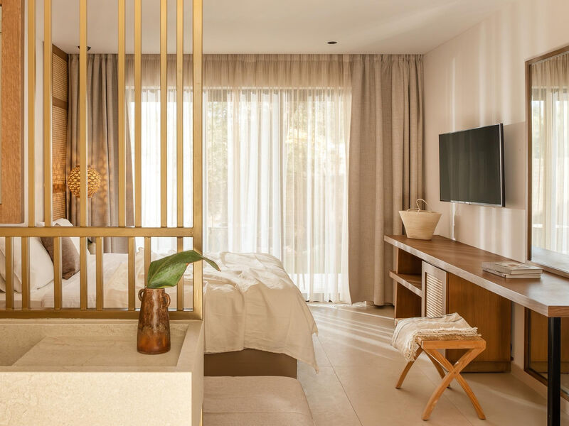 Ekati Mare Boutique Resort