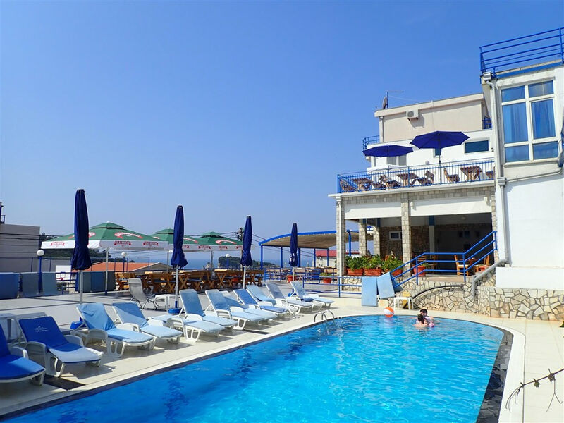 El Mar Club