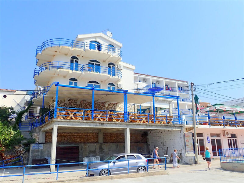 El Mar Club