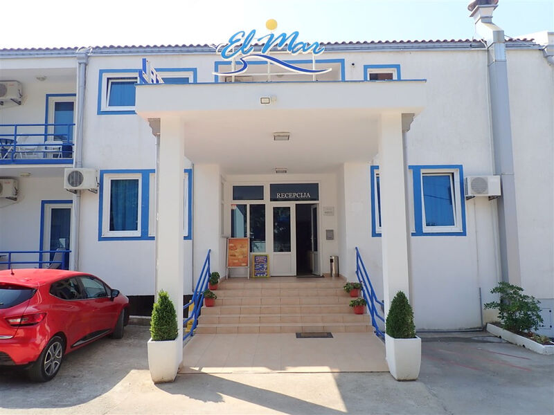 El Mar Club
